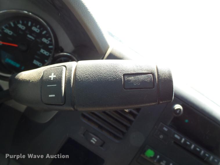 image for item DB0197 2009 Chevrolet Silverado 3500HD flatbed pickup truck