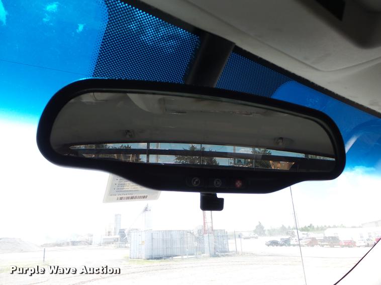 image for item DB0197 2009 Chevrolet Silverado 3500HD flatbed pickup truck