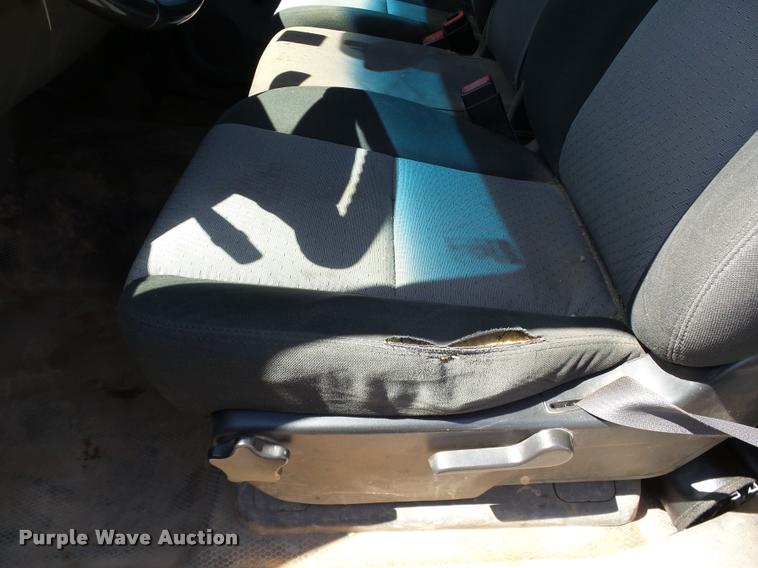 image for item DB0197 2009 Chevrolet Silverado 3500HD flatbed pickup truck