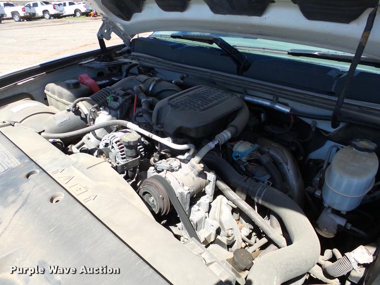 image for item DB0197 2009 Chevrolet Silverado 3500HD flatbed pickup truck