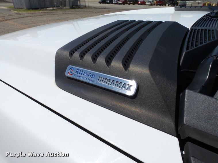 image for item DB0197 2009 Chevrolet Silverado 3500HD flatbed pickup truck