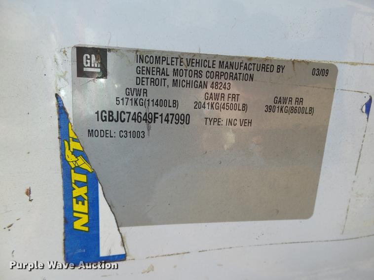 image for item DB0197 2009 Chevrolet Silverado 3500HD flatbed pickup truck