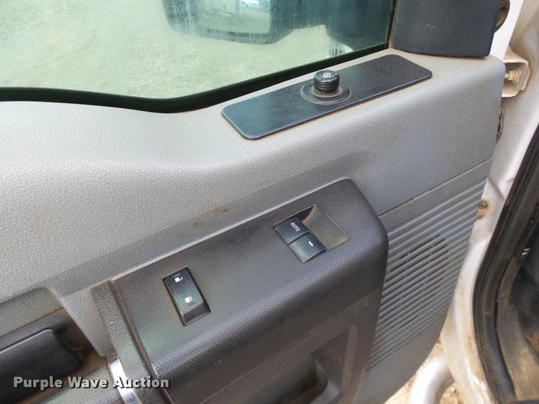 image for item DB0200 2012 Ford F250 Super Duty XLT SuperCab pickup truck