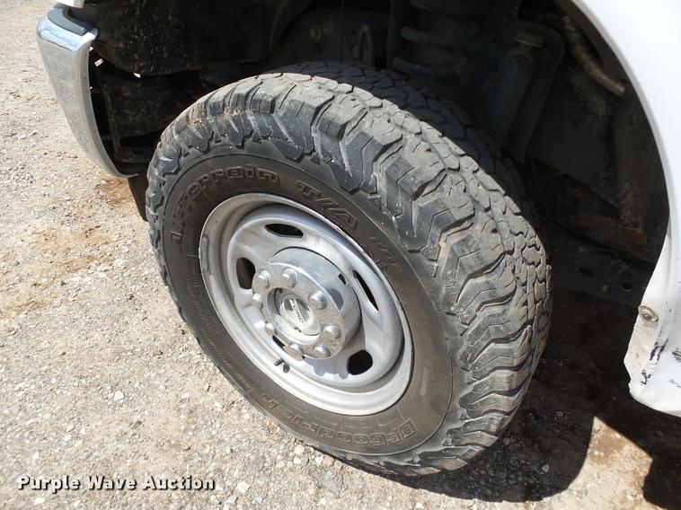 image for item DB0200 2012 Ford F250 Super Duty XLT SuperCab pickup truck