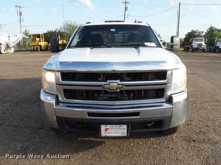 image for item DB0211 2009 Chevrolet Silverado 3500HD LT Ext. Cab flatbed pickup truck