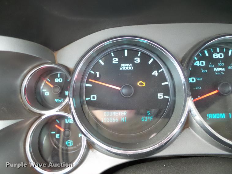 image for item DB0211 2009 Chevrolet Silverado 3500HD LT Ext. Cab flatbed pickup truck