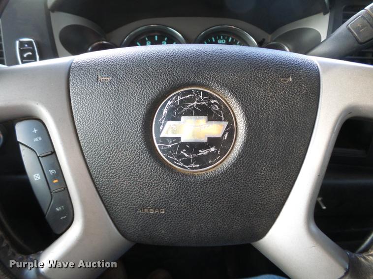 image for item DB0211 2009 Chevrolet Silverado 3500HD LT Ext. Cab flatbed pickup truck