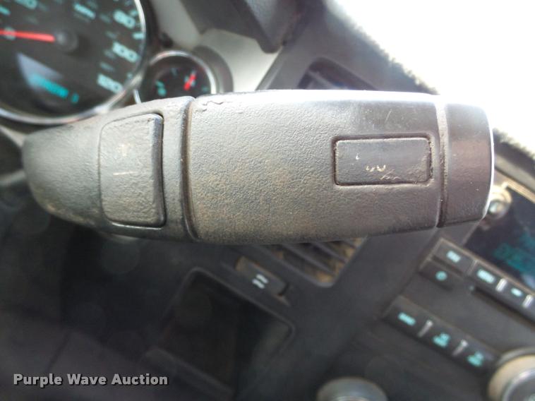 image for item DB0211 2009 Chevrolet Silverado 3500HD LT Ext. Cab flatbed pickup truck