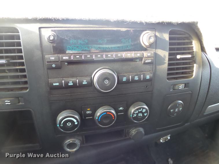 image for item DB0211 2009 Chevrolet Silverado 3500HD LT Ext. Cab flatbed pickup truck