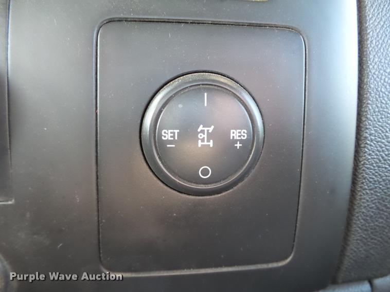 image for item DB0211 2009 Chevrolet Silverado 3500HD LT Ext. Cab flatbed pickup truck