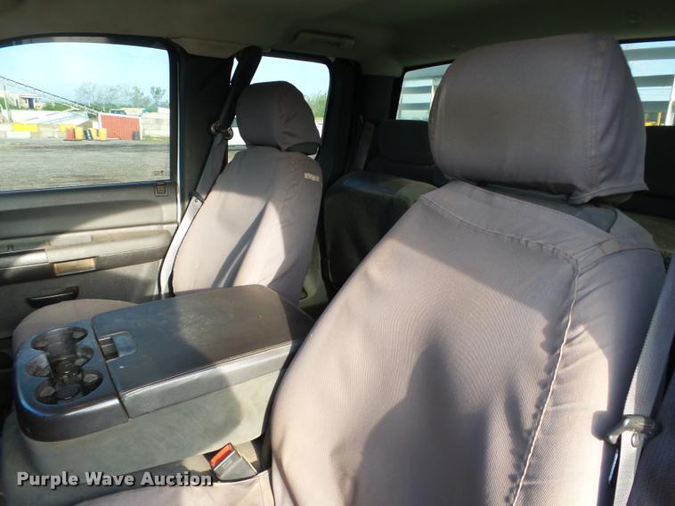 image for item DB0211 2009 Chevrolet Silverado 3500HD LT Ext. Cab flatbed pickup truck