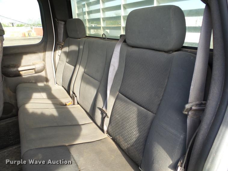 image for item DB0211 2009 Chevrolet Silverado 3500HD LT Ext. Cab flatbed pickup truck