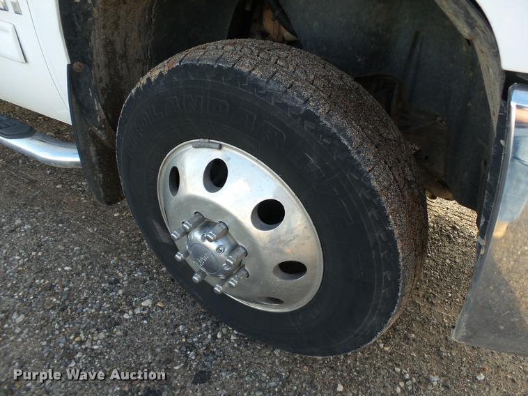 image for item DB0211 2009 Chevrolet Silverado 3500HD LT Ext. Cab flatbed pickup truck