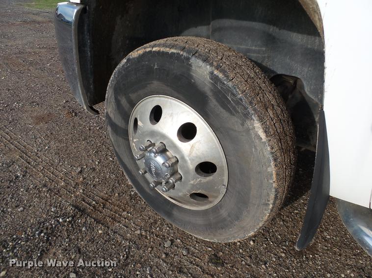 image for item DB0211 2009 Chevrolet Silverado 3500HD LT Ext. Cab flatbed pickup truck