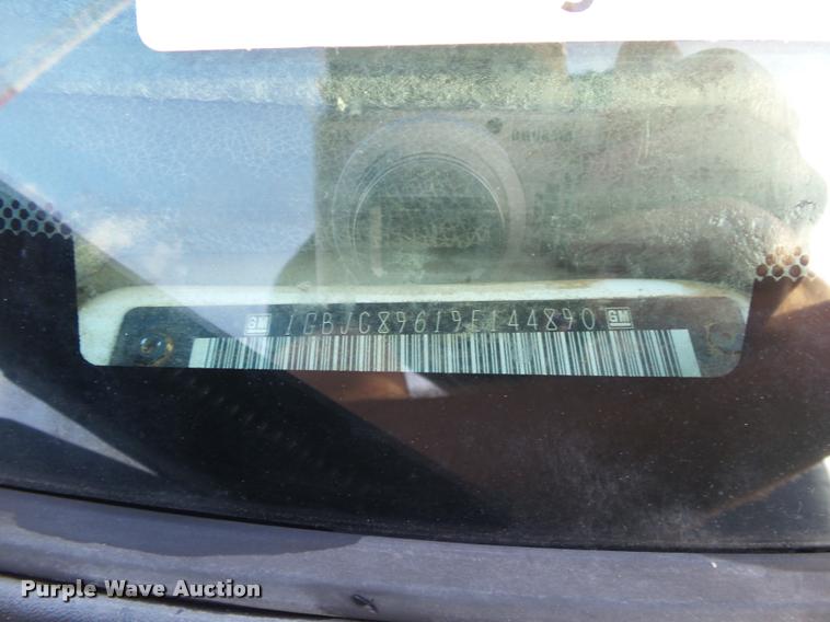 image for item DB0211 2009 Chevrolet Silverado 3500HD LT Ext. Cab flatbed pickup truck