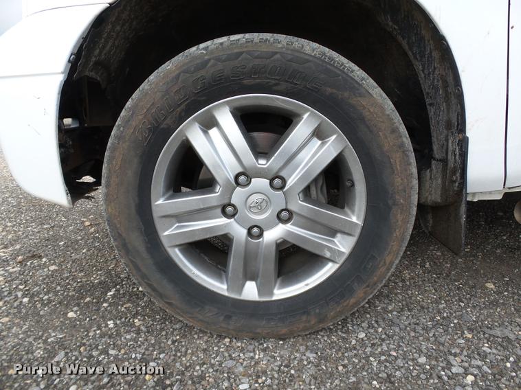 image for item DB0245 2008 Toyota Tundra Limited CrewMax pickup truck