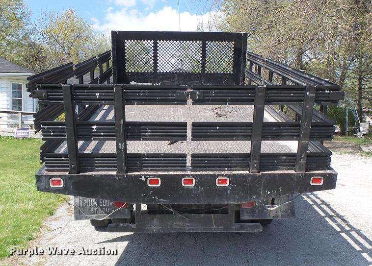 image for item DB1307 2004 Ford F350 flat dump bed pickup truck