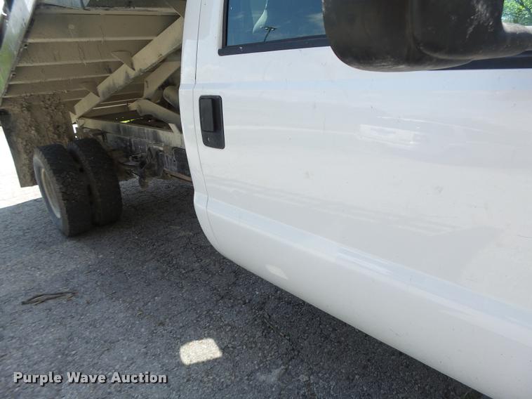 image for item DB1307 2004 Ford F350 flat dump bed pickup truck