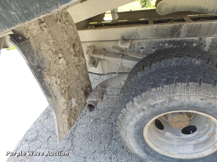 image for item DB1307 2004 Ford F350 flat dump bed pickup truck