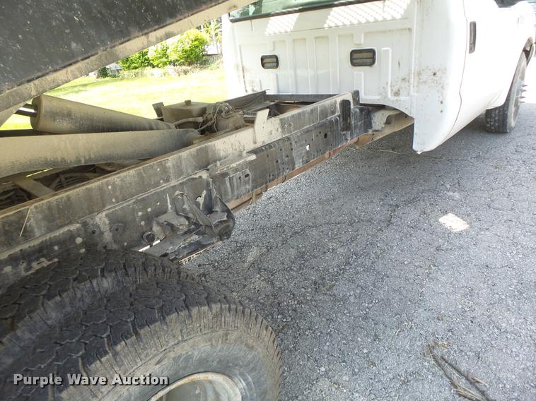 image for item DB1307 2004 Ford F350 flat dump bed pickup truck