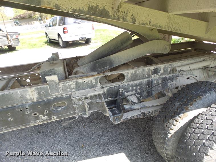 image for item DB1307 2004 Ford F350 flat dump bed pickup truck