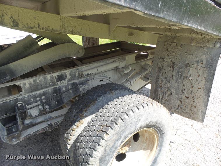 image for item DB1307 2004 Ford F350 flat dump bed pickup truck