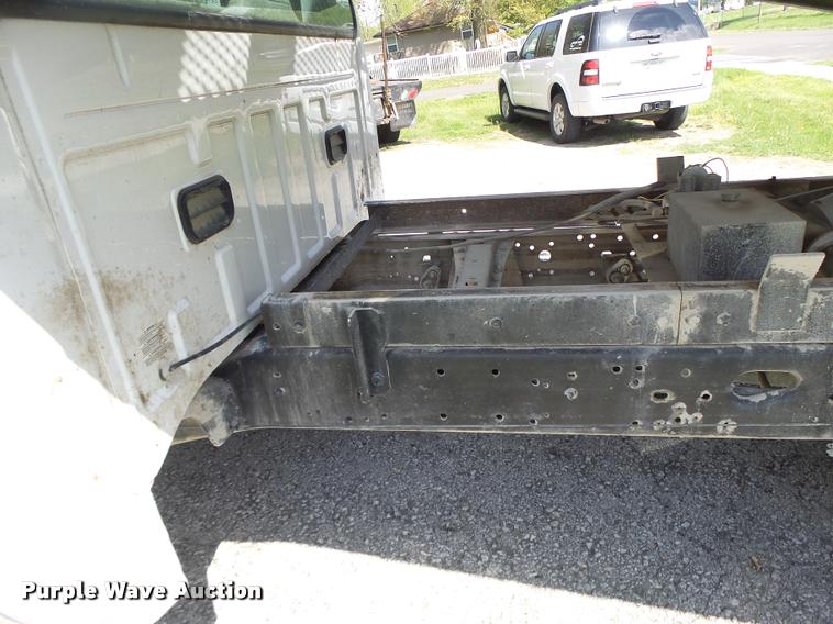 image for item DB1307 2004 Ford F350 flat dump bed pickup truck