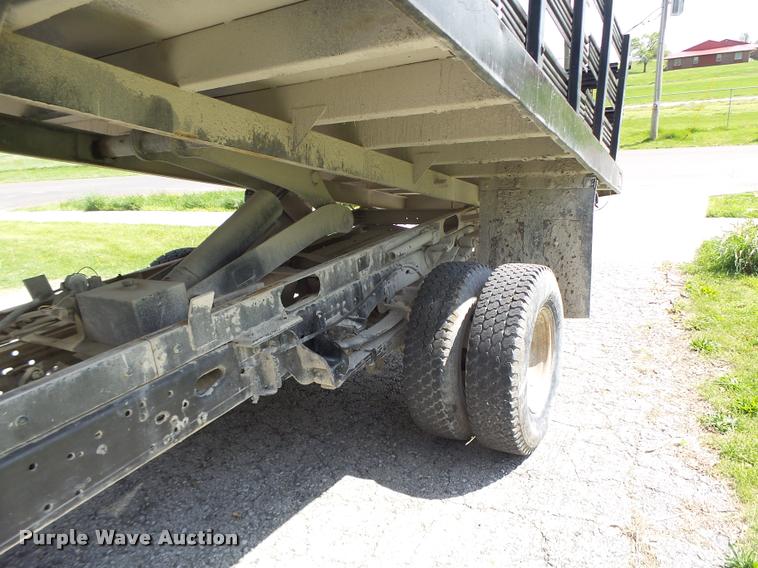 image for item DB1307 2004 Ford F350 flat dump bed pickup truck