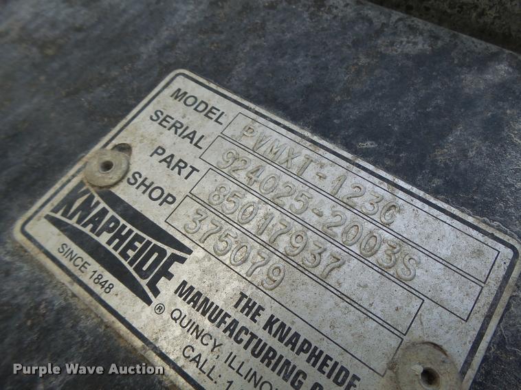 image for item DB1307 2004 Ford F350 flat dump bed pickup truck