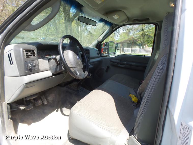 image for item DB1307 2004 Ford F350 flat dump bed pickup truck