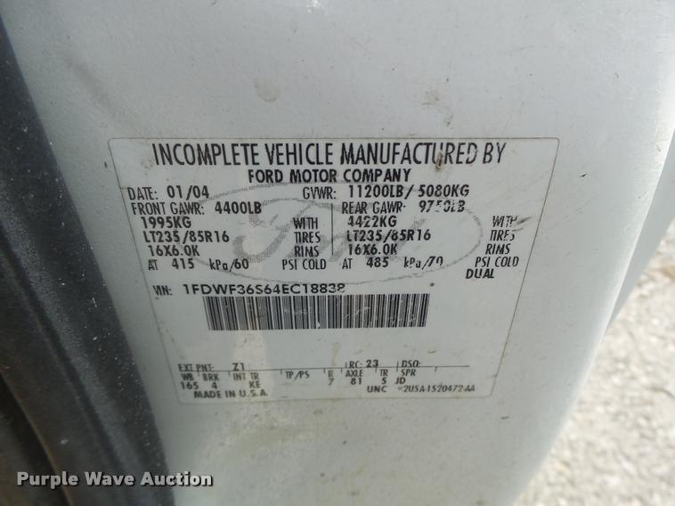 image for item DB1307 2004 Ford F350 flat dump bed pickup truck