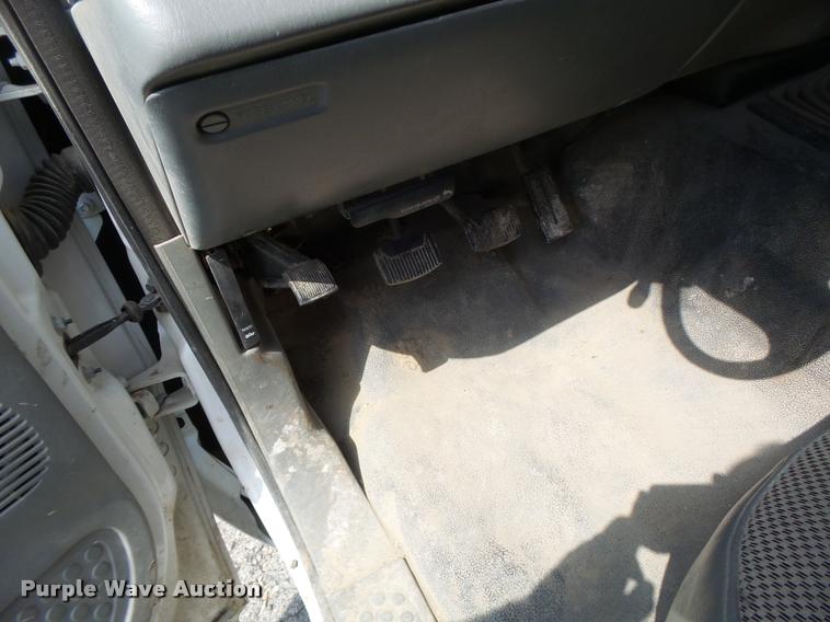 image for item DB1307 2004 Ford F350 flat dump bed pickup truck