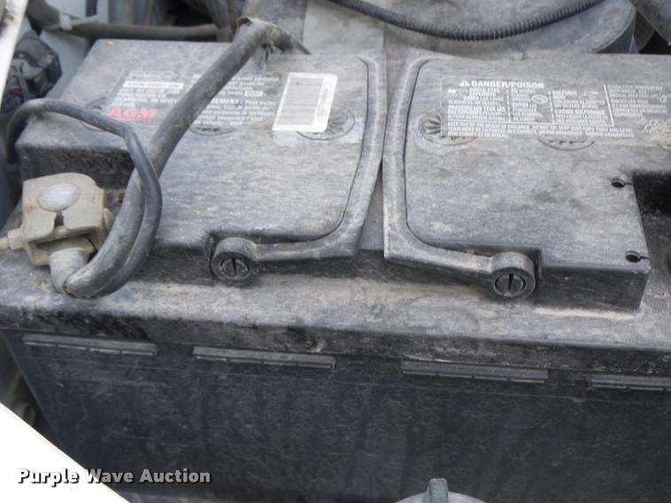 image for item DB1307 2004 Ford F350 flat dump bed pickup truck