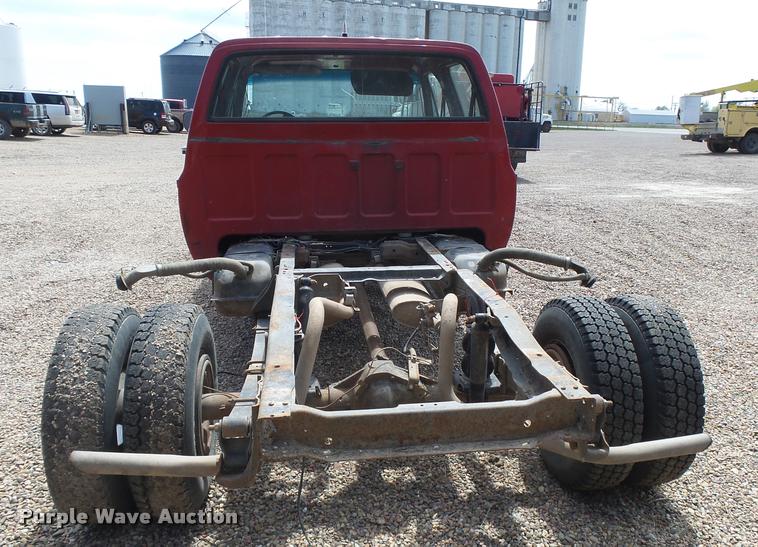 image for item DB2528 1989 Chevrolet Cheyenne 3500 Crew Cab pickup truck cab and chassis
