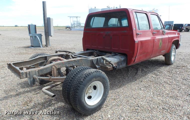 image for item DB2528 1989 Chevrolet Cheyenne 3500 Crew Cab pickup truck cab and chassis