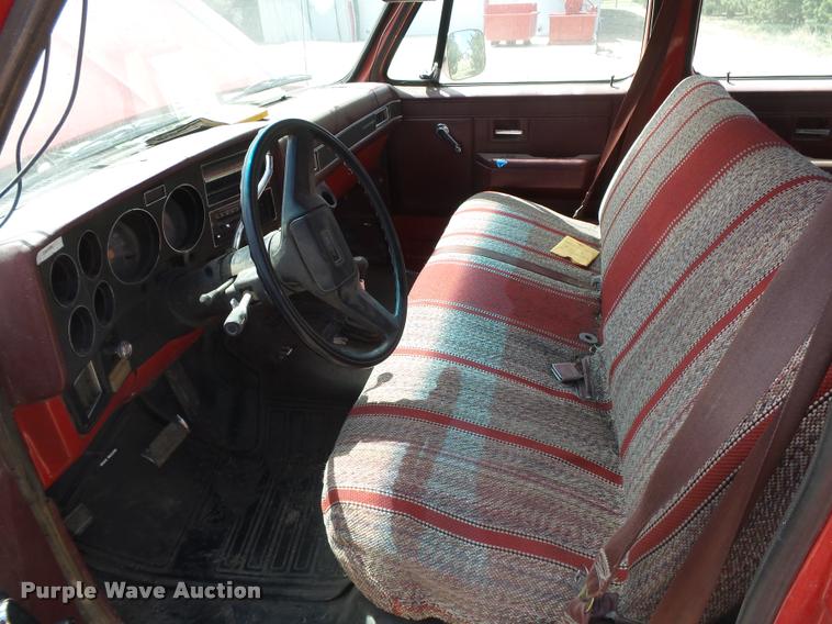 image for item DB2528 1989 Chevrolet Cheyenne 3500 Crew Cab pickup truck cab and chassis