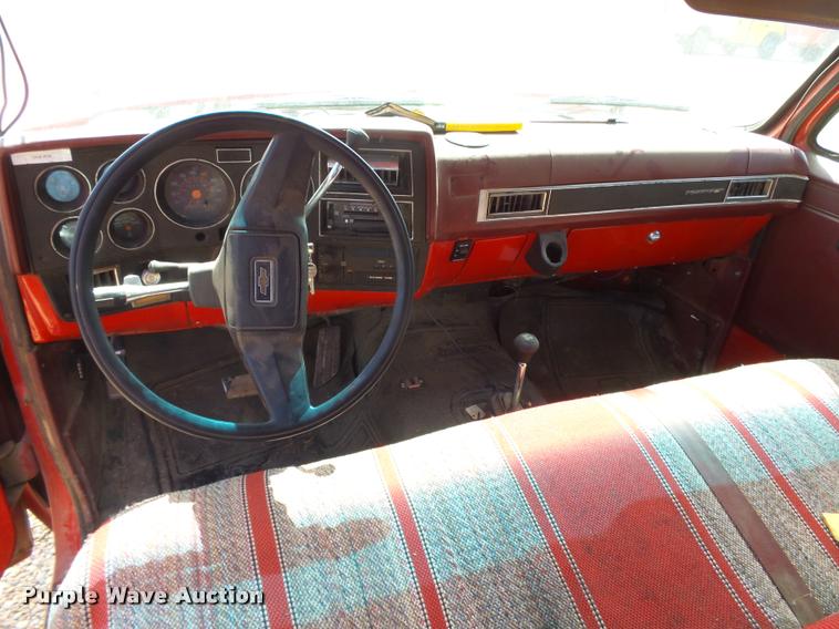 image for item DB2528 1989 Chevrolet Cheyenne 3500 Crew Cab pickup truck cab and chassis