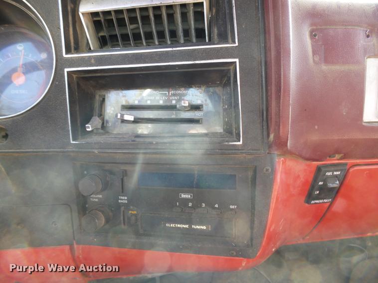 image for item DB2528 1989 Chevrolet Cheyenne 3500 Crew Cab pickup truck cab and chassis