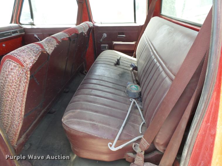 image for item DB2528 1989 Chevrolet Cheyenne 3500 Crew Cab pickup truck cab and chassis