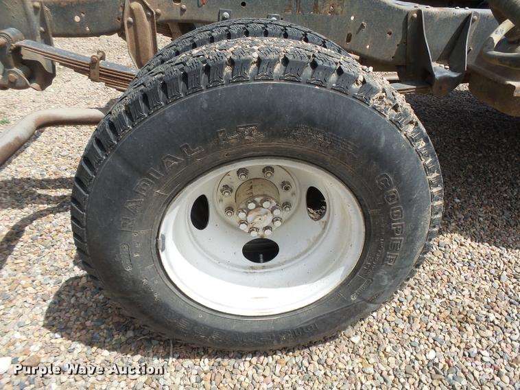 image for item DB2528 1989 Chevrolet Cheyenne 3500 Crew Cab pickup truck cab and chassis