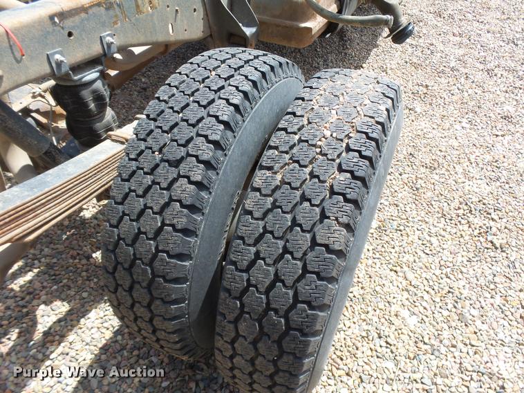 image for item DB2528 1989 Chevrolet Cheyenne 3500 Crew Cab pickup truck cab and chassis