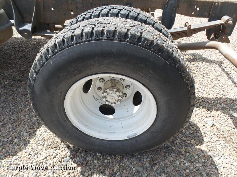 image for item DB2528 1989 Chevrolet Cheyenne 3500 Crew Cab pickup truck cab and chassis