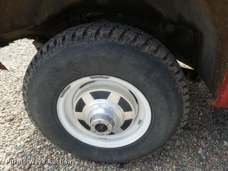 image for item DB2528 1989 Chevrolet Cheyenne 3500 Crew Cab pickup truck cab and chassis