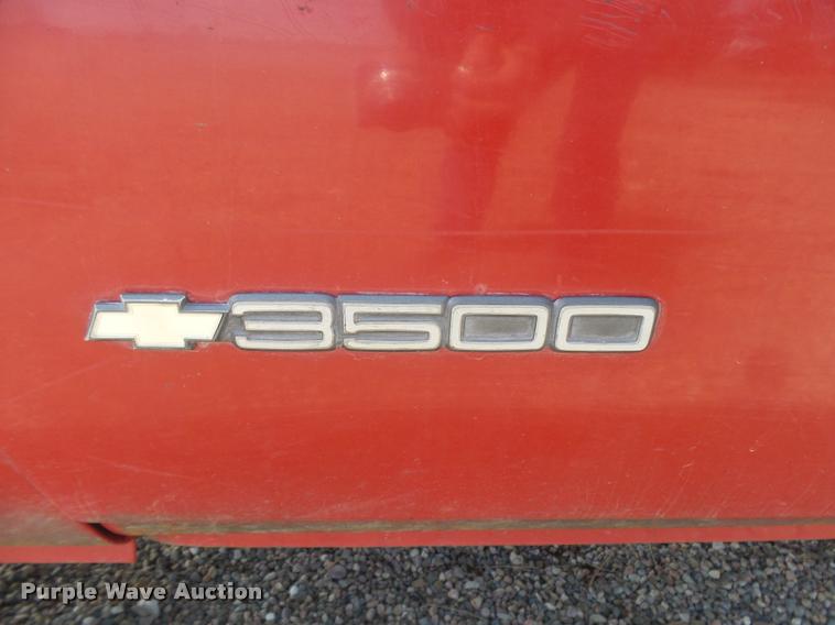 image for item DB2528 1989 Chevrolet Cheyenne 3500 Crew Cab pickup truck cab and chassis