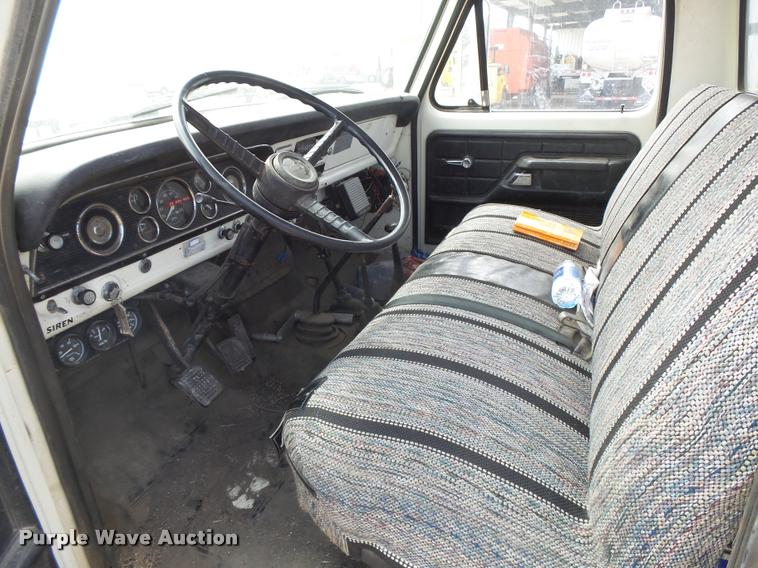 image for item DB2529 1979 Ford F600 fire truck