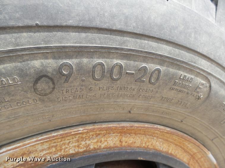 image for item DB2529 1979 Ford F600 fire truck