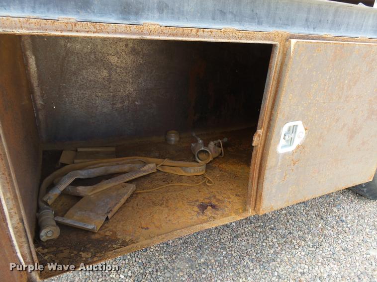 image for item DB2529 1979 Ford F600 fire truck