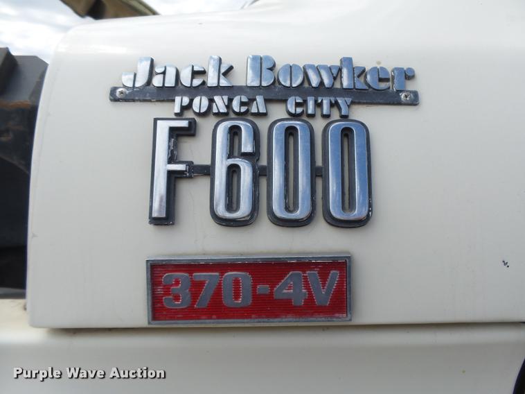 image for item DB2529 1979 Ford F600 fire truck