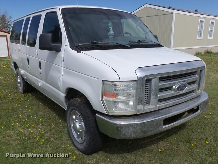 image for item DB2535 2008 Ford E350 Super Duty XL van