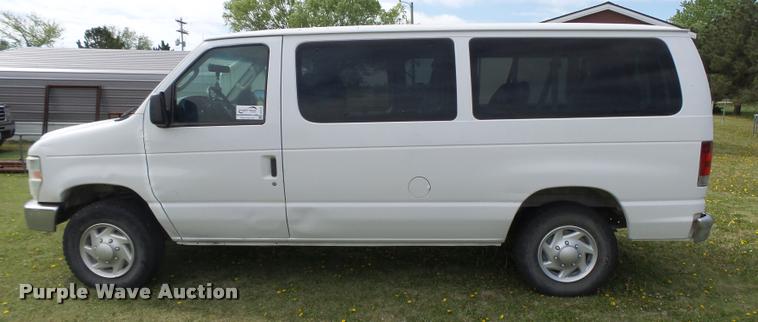 image for item DB2535 2008 Ford E350 Super Duty XL van